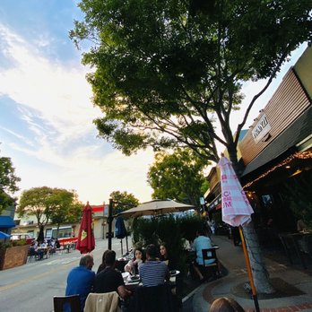 Pranzi - Traffic blocked and street side dining on Laurel. - Italian Near Me - San Carlos, California