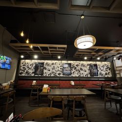 Gaku Ramen - Fort Collins - Dining room