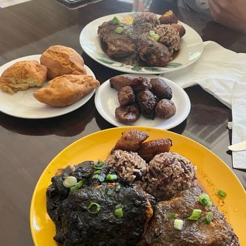 Cariblue Restaurant - Jerk chicken with oxtail fried plantains and fried cornbread - Caribbean Near Me - Modesto, California Cariblue Restaurant - Jerk chicken with oxtail fried plantains and fried cornbread - Caribbean Near Me - Modesto, California