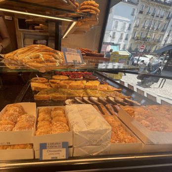 Alexine - Cream puff - Bakeries Near Me - Paris, 75 Alexine - Cream puff - Bakeries Near Me - Paris, 75