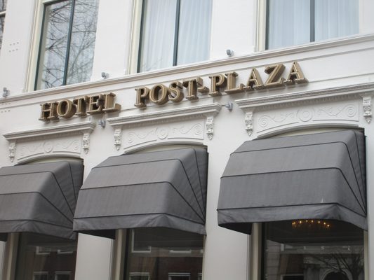 Post-Plaza Hotel & Grand Café by null