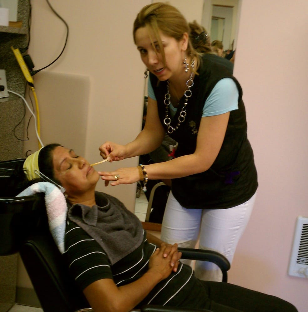 MAXIMO BEAUTY SALON 962 N Dundee Ave, Elgin, Illinois Hair Salons