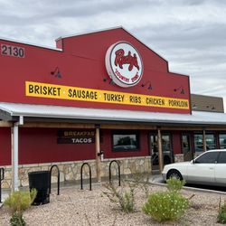 Rudy's "Country Store" and Bar-B-Q - Rudy's building