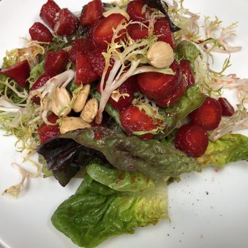 Pasta Moon - Strawberry Salad without Cheese (vegan) - Italian Near Me - Half Moon Bay, California Pasta Moon - Strawberry Salad without Cheese (vegan) - Italian Near Me - Half Moon Bay, California