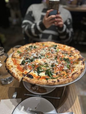 DAMNFiNE pizza by null