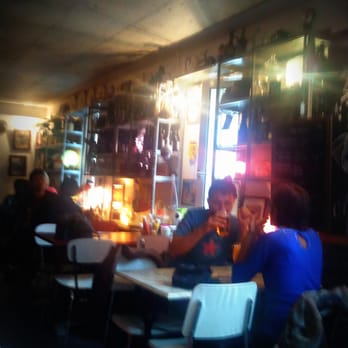 L'Age d'Or - La salle coté bar - French Near Me - Paris, 75 L'Age d'Or - La salle coté bar - French Near Me - Paris, 75
