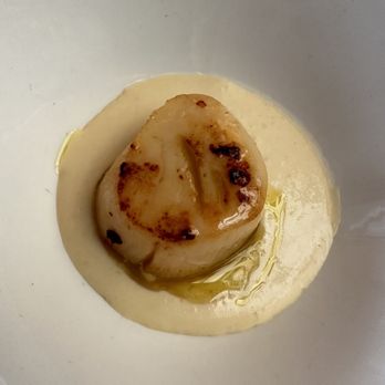 Rio Bistrot - Medium rare scallop with anchovy cream - Italian Near Me - Riomaggiore, SP