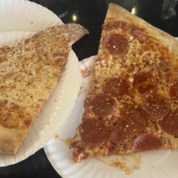 Slice of Cheese & Pepperoni. I picked up the Pepperoni then I remembered I needed to take a pic...lol DELICIOUS!!! Slice of Cheese & Pepperoni. I picked up the Pepperoni then I remembered I needed to take a pic...lol DELICIOUS!!!