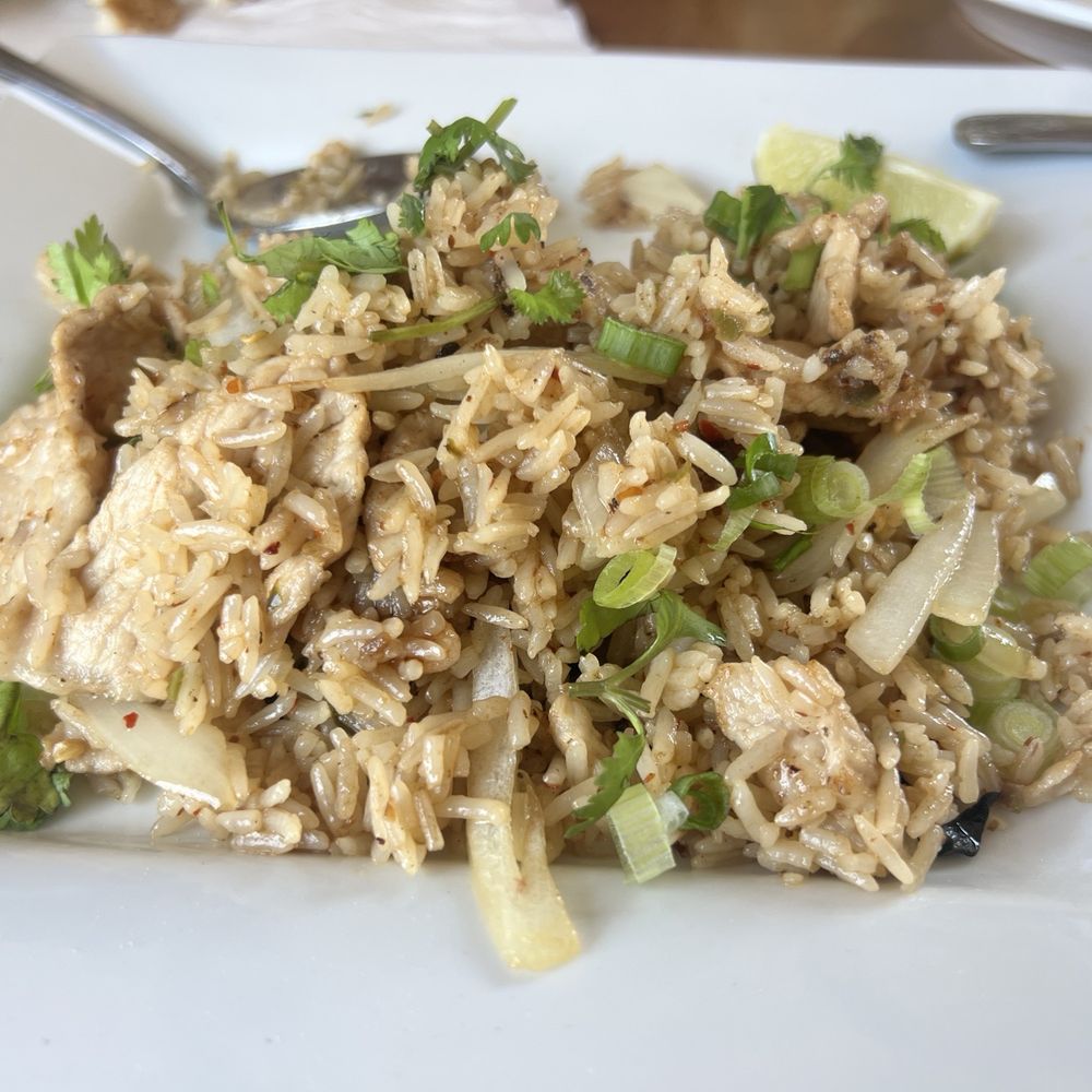 Thai Rama Restaurant - Chicken basil fried rice - Thai Near Me - Torrance, California Thai Rama Restaurant - Chicken basil fried rice - Thai Near Me - Torrance, California