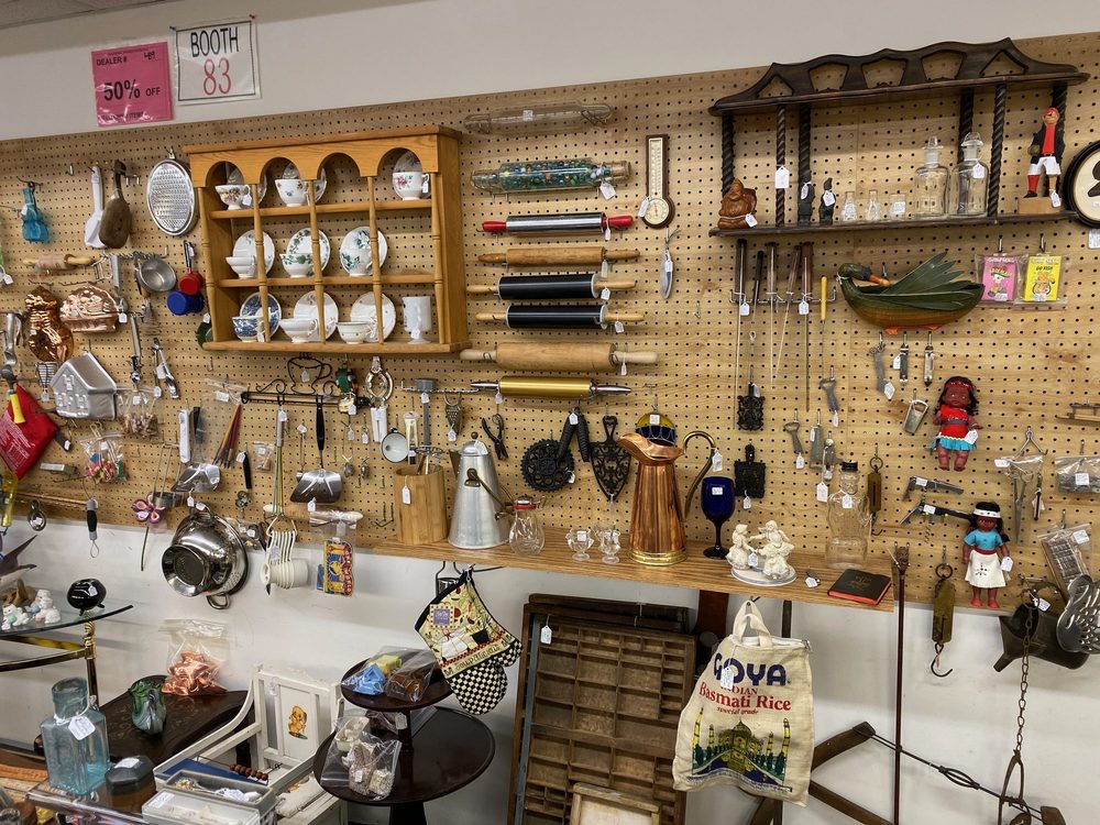 ONTARIO MALL ANTIQUES 135 Photos & 26 Reviews Antiques 1740 Rte