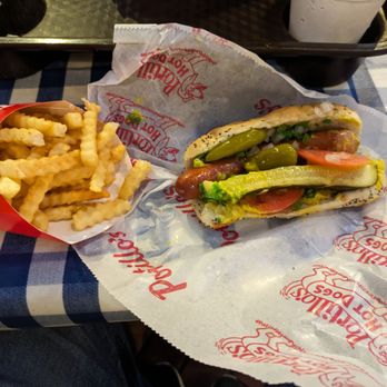 Portillo's & Barnelli's Naperville - Hot Dogs Near Me - Naperville, Illinois
