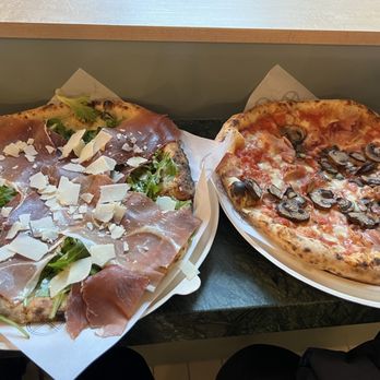 Simò Pizza - Midtown - Prosciutto e Rucola Prosciutto e Funghi - Pizza Near Me - New York, New York Simò Pizza - Midtown - Prosciutto e Rucola Prosciutto e Funghi - Pizza Near Me - New York, New York