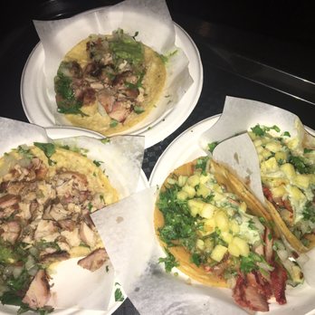 Taco Y Taco - 2 chicken and 2 al pastor tacos - Mexican Near Me - Henderson, Nevada