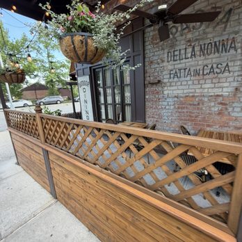 Luigi's Restaurant & Bar - Outdoor patio - Italian Near Me - New Hyde Park, New York Luigi's Restaurant & Bar - Outdoor patio - Italian Near Me - New Hyde Park, New York