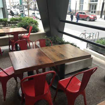 Do-Rite Donuts & Chicken - Outside seating - Donuts Near Me - Chicago, Illinois