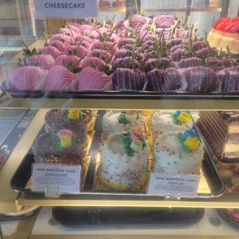 Buttercooky Bakery - Chocolate covered strawberries and mini cakes. - Bakeries Near Me - Floral Park, New York