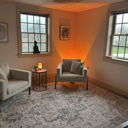 Evanescence Massage & Skin Studio - Warm waiting room