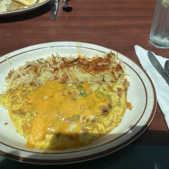 Sammy’s Cafe - Denver Omelette with hash browns - Breakfast & Brunch Near Me - Calimesa, California Sammy’s Cafe - Denver Omelette with hash browns - Breakfast & Brunch Near Me - Calimesa, California