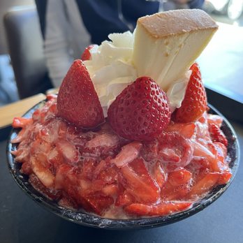 Sulbing - Premium Strawberry Sulbing - Desserts Near Me - Santa Clara, California Sulbing - Premium Strawberry Sulbing - Desserts Near Me - Santa Clara, California