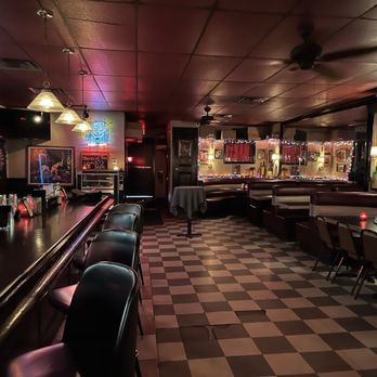 Mike’s Gemini Twin Lounge