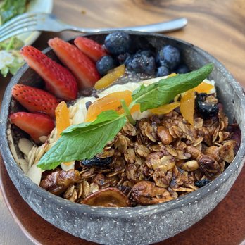 Fig & Ginger - Açaí bowl - Breakfast & Brunch Near Me - Honolulu, Hawaii Fig & Ginger - Açaí bowl - Breakfast & Brunch Near Me - Honolulu, Hawaii
