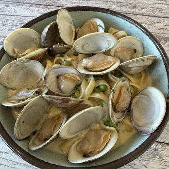 Point Lobster - Linguine Alfredo with peas and clams - Seafood Markets Near Me - Point Pleasant Beach, New Jersey
