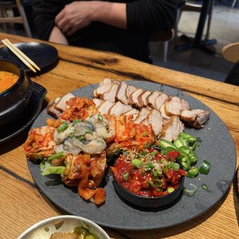 Haejang - Bossam platter - Korean Near Me - New York, New York
