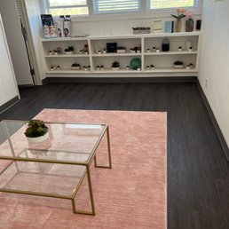 Super cute waiting area! Super cute waiting area!