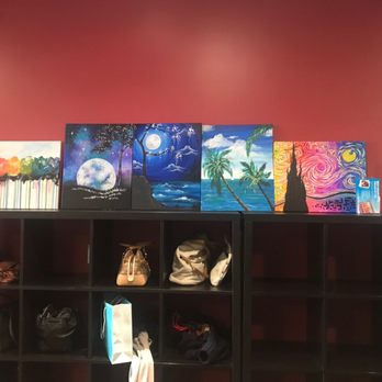 Pinot's Palette - Purse / coat cubie - Paint & Sip Near Me - Pasadena, California Pinot's Palette - Purse / coat cubie - Paint & Sip Near Me - Pasadena, California