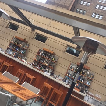 NoMI - Bar outside on the patio - Bars Near Me - Chicago, Illinois