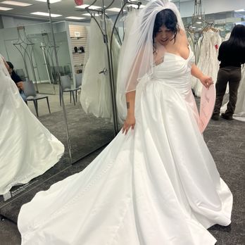 David's Bridal - Wedding dress - Bridal Near Me - Fresno, California David's Bridal - Wedding dress - Bridal Near Me - Fresno, California