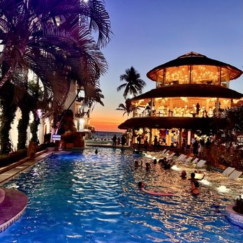 Hotel Playa Los Arcos - Hotels Near Me - Puerto Vallarta, JAL