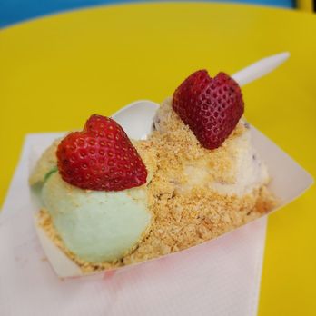 Mosa - Mosa cup (2 scoop) with peanut topping - Desserts Near Me - Honolulu, Hawaii