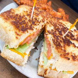 Jennifer's Roundabout Restaurant - Chicken bacon ranch