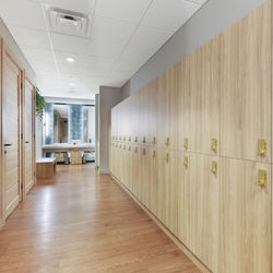 Woodhouse Spa - Rocky River - Women's changing lounge