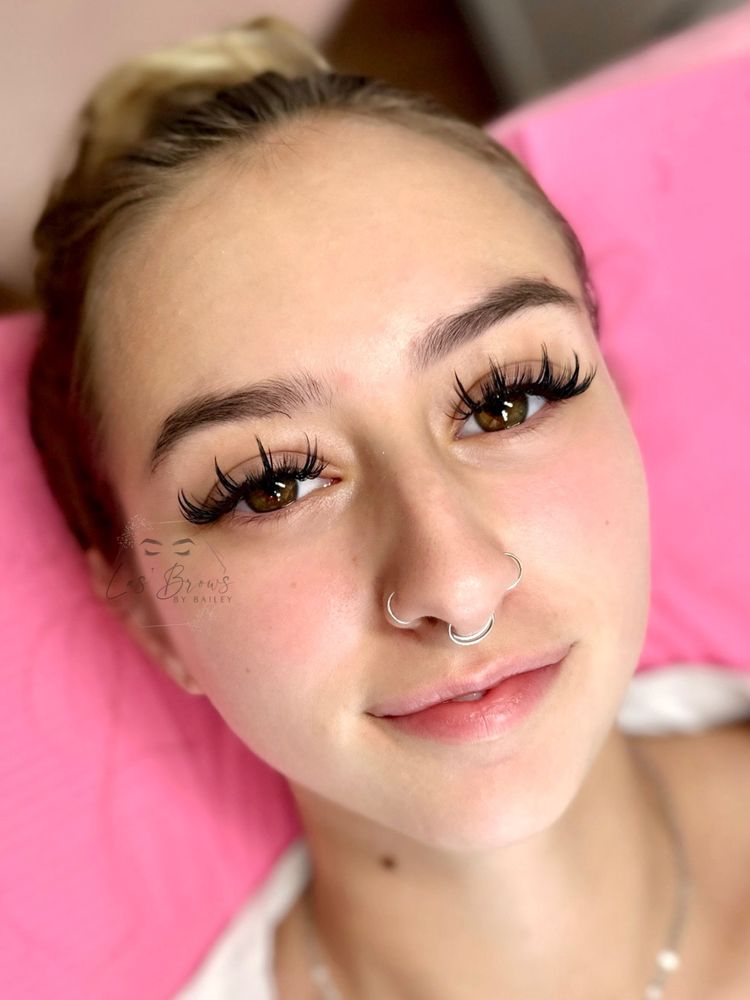 Las’Brows by Bailey Logo