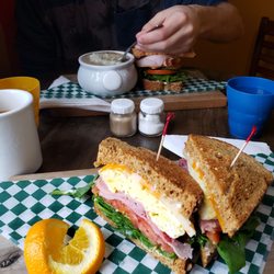 Poncho's Coffee House - Breakfast sandwich