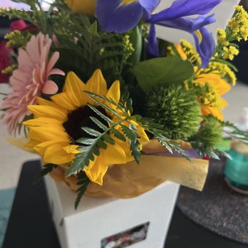 The English Garden - This lovely floral arrangement Arived via Door Dash - Florists Near Me - Raleigh, North Carolina The English Garden - This lovely floral arrangement Arived via Door Dash - Florists Near Me - Raleigh, North Carolina