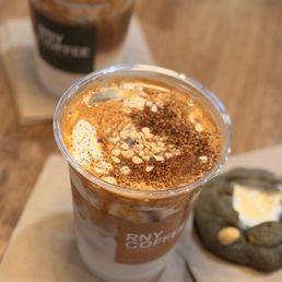 Peanut Butter Cream Top Latte w/Mugwort Cookie Peanut Butter Cream Top Latte w/Mugwort Cookie
