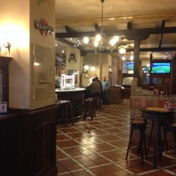 Cerveceria Gambrinus - Sitio conocido por sus famosas tortillas, aparte de un buen sitio para tomar unas cañas y tomar unas raciones.