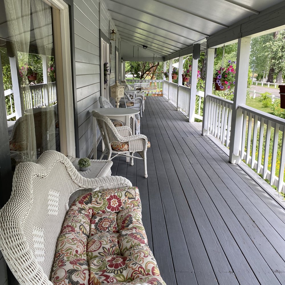 Bidwell House - Porch from heaven, including a swing! - Bed & Breakfast Near Me - Chester, California Bidwell House - Porch from heaven, including a swing! - Bed & Breakfast Near Me - Chester, California