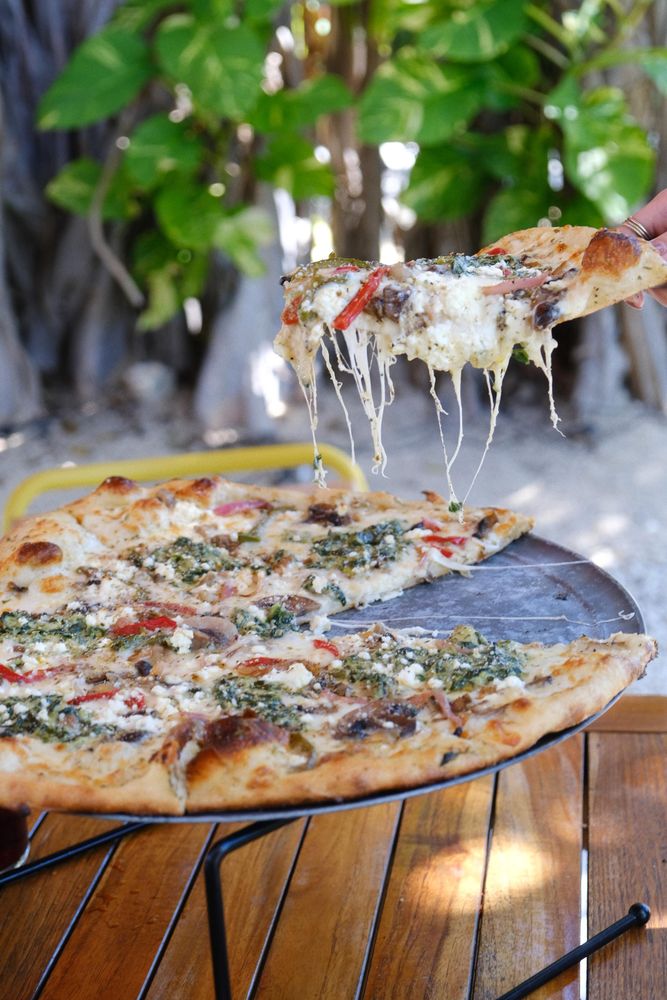 Islamorada Pizza Logo