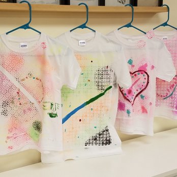 Studio Nafisa - T-Shirt painting at Camp at studio nafisa - Art Schools Near Me - Aurora, Illinois