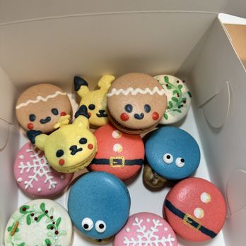 Westwood Bakes Macarons - Christmas macaron box offering 2023 - Macarons Near Me Westwood Bakes Macarons - Christmas macaron box offering 2023 - Macarons Near Me