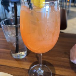 Passion fruit spritz. Very sweet !! Passion fruit spritz. Very sweet !!