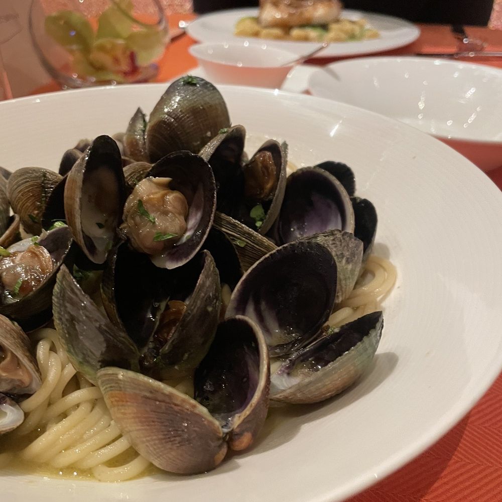 Sinatra - Frank 's Spaghetti & Clams - Italian Near Me - Las Vegas, Nevada Sinatra - Frank 's Spaghetti & Clams - Italian Near Me - Las Vegas, Nevada