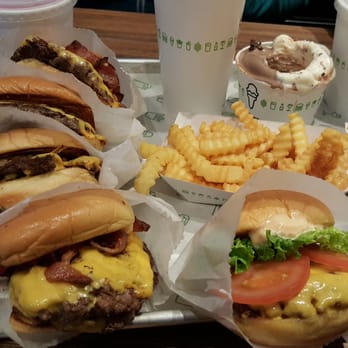 Shake Shack River North - Burgers Near Me - Chicago, Illinois Shake Shack River North - Burgers Near Me - Chicago, Illinois