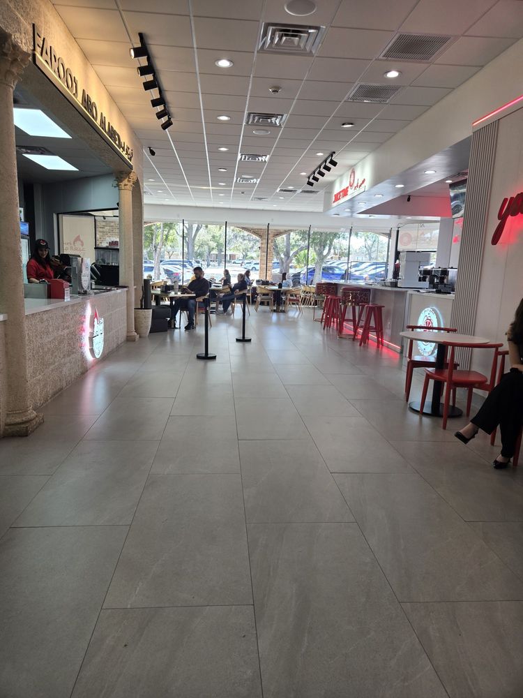 Food from Papa Kanafa