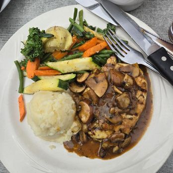 Moss Beach Distillery - Chicken Marsala was the best ever, incredibly flavorful. Great sautéed veggies and "real" mashed potatoes. Worth coming just for this dish. - Seafood Near Me - Moss Beach, California