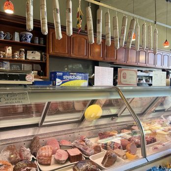 Luccas Italian Delicatessen - Italian Near Me - Castro Valley, California